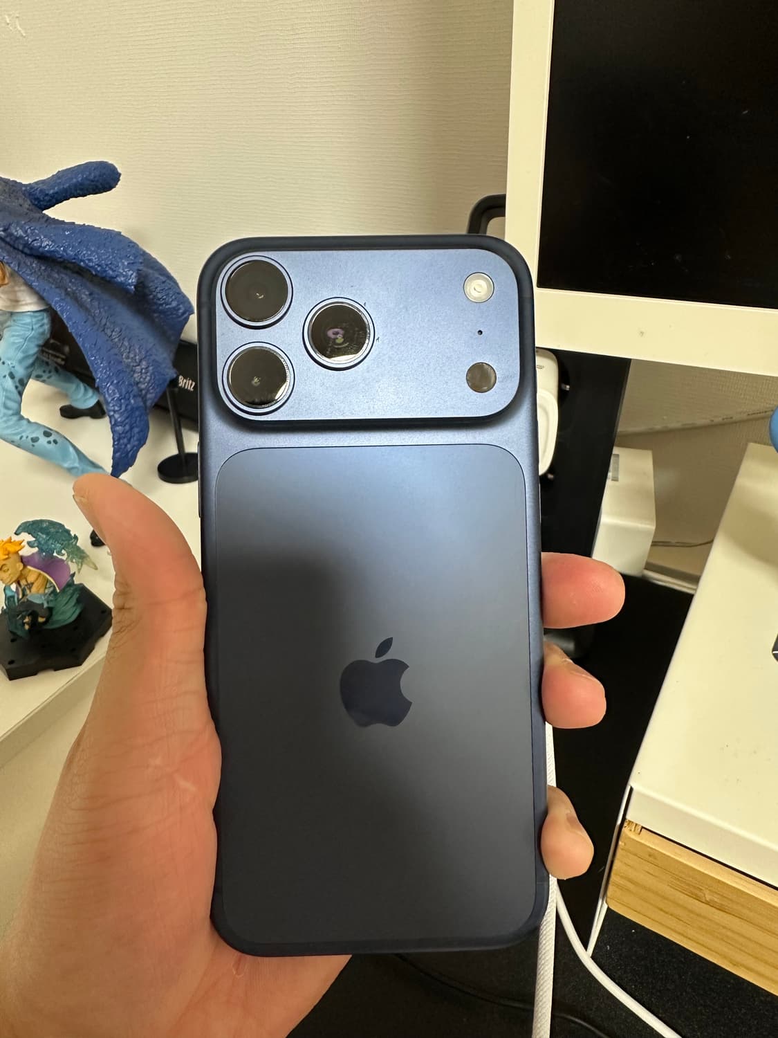 아이폰17프로맥스 딥블루 256gb  상품이미지1