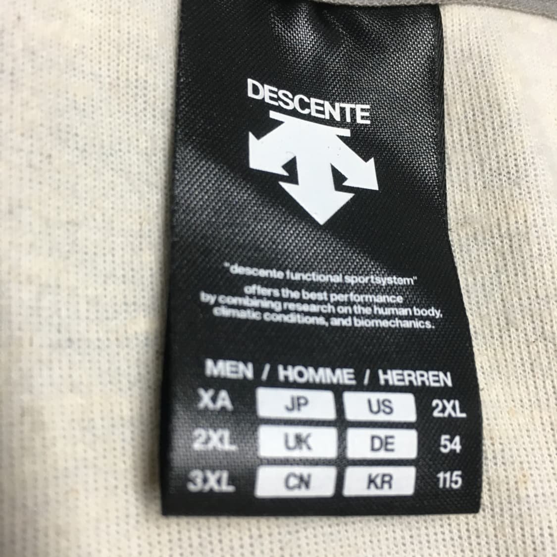 데상트 후드집업 만원샵 DD14 상품이미지2