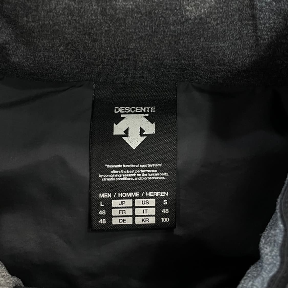 100 데상트 방풍 패딩 상품이미지3