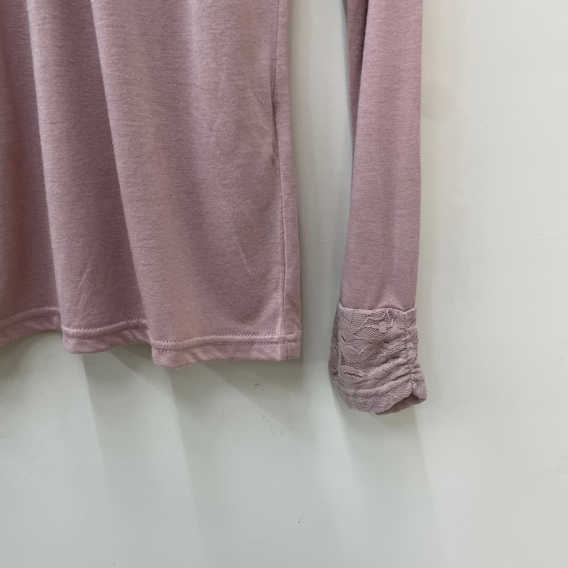 히메갸루 여리 뮤트핑크 레이스 하이넥 긴팔 티셔츠 상품이미지3