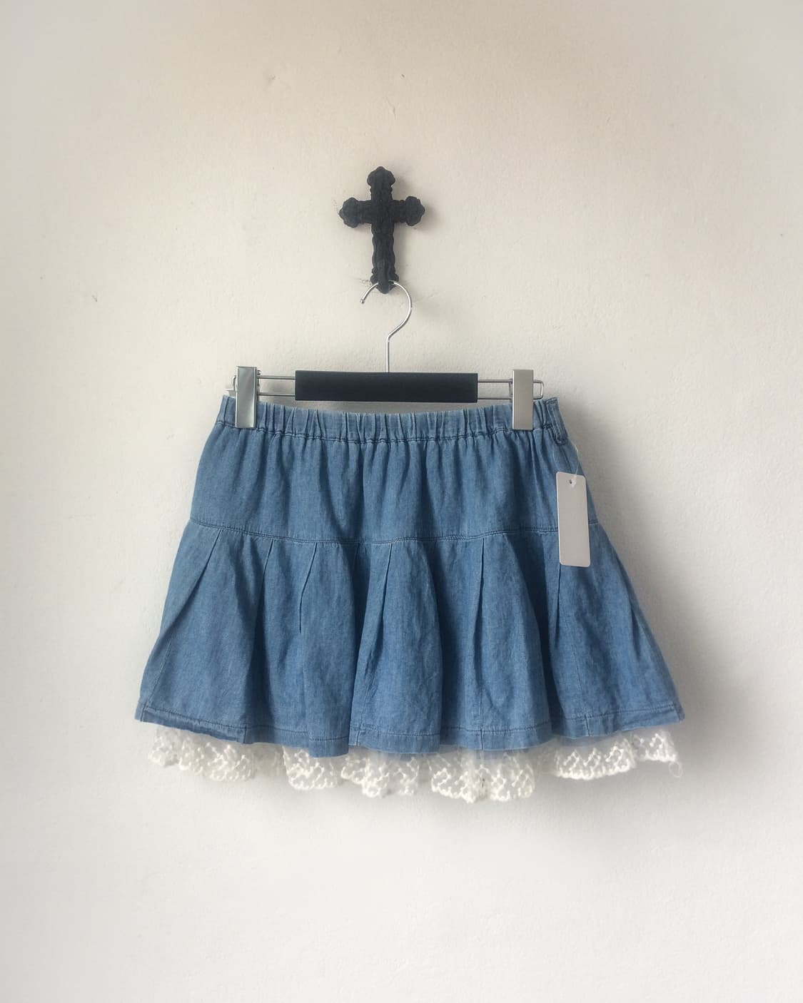 Lace trimming pleats mini skirt 상품이미지1