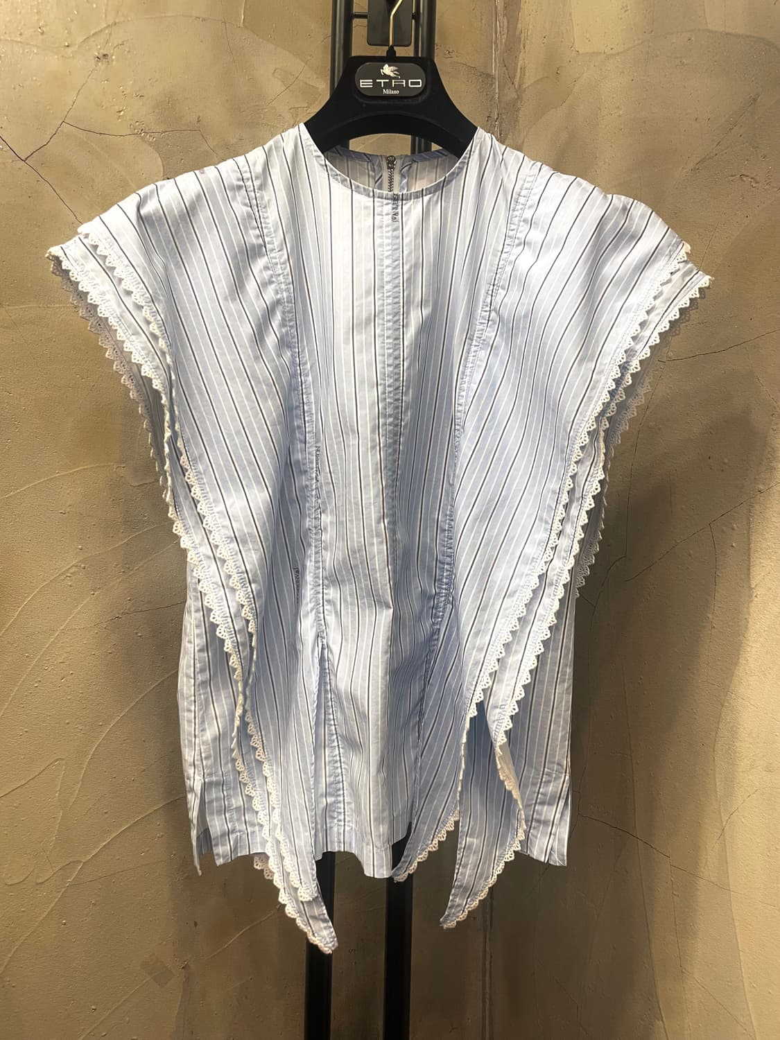 JW 앤더슨 숄더 프릴 블라우스 55 상품이미지1