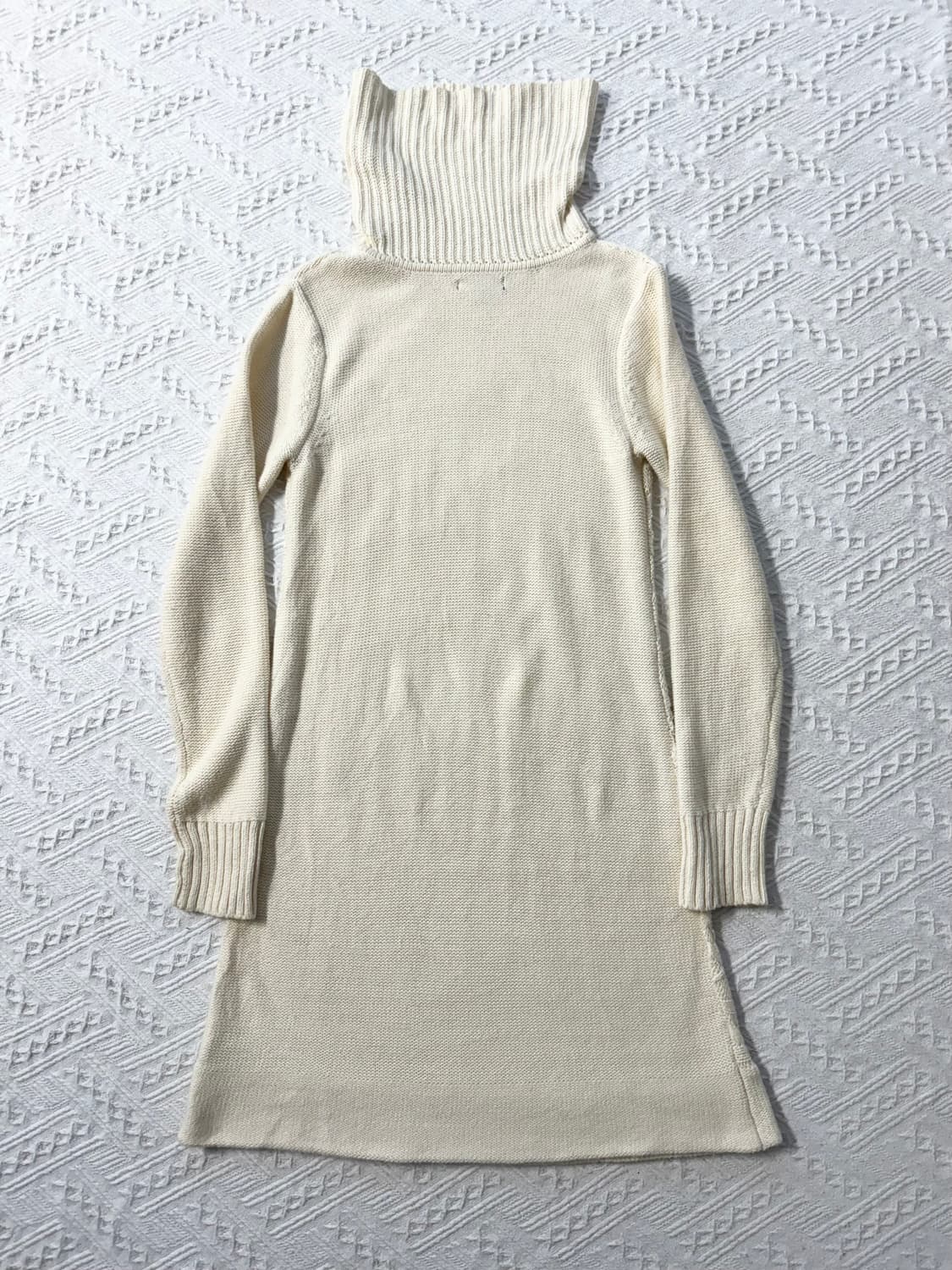 폴딩 버튼 넥 케이블 니트 원피스 상품이미지8