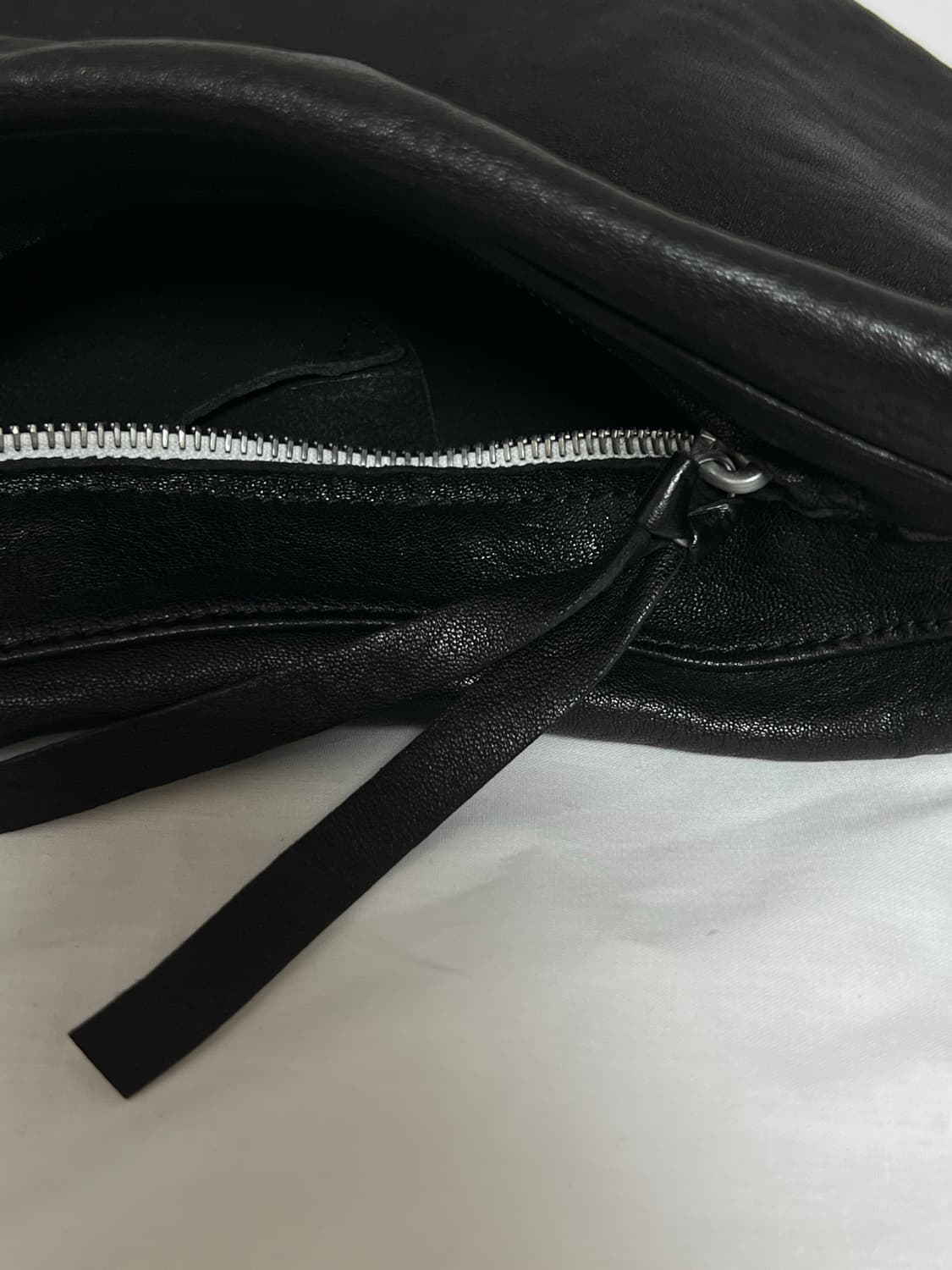 가브리엘라 콜 가먼츠 no.250 lambskin 크로스백 상품이미지5