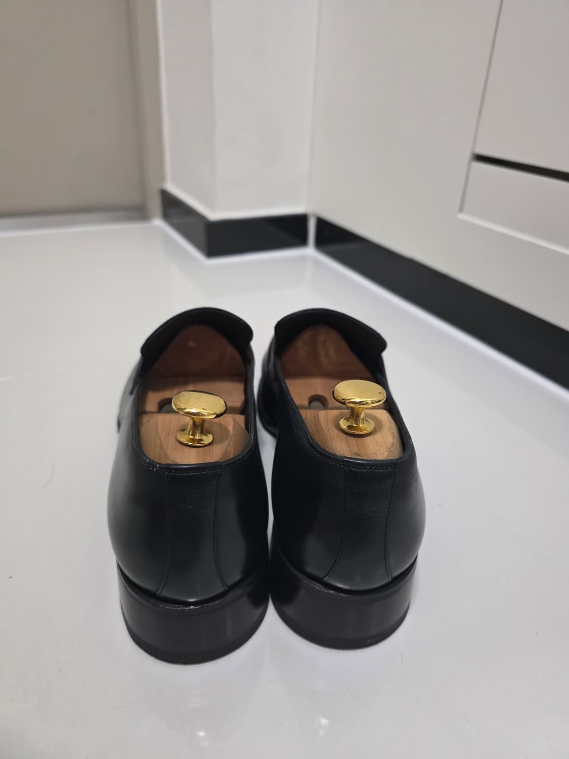 톰포드 엘칸 트위스트 로퍼 10사이즈 판매합니다. 상품이미지6