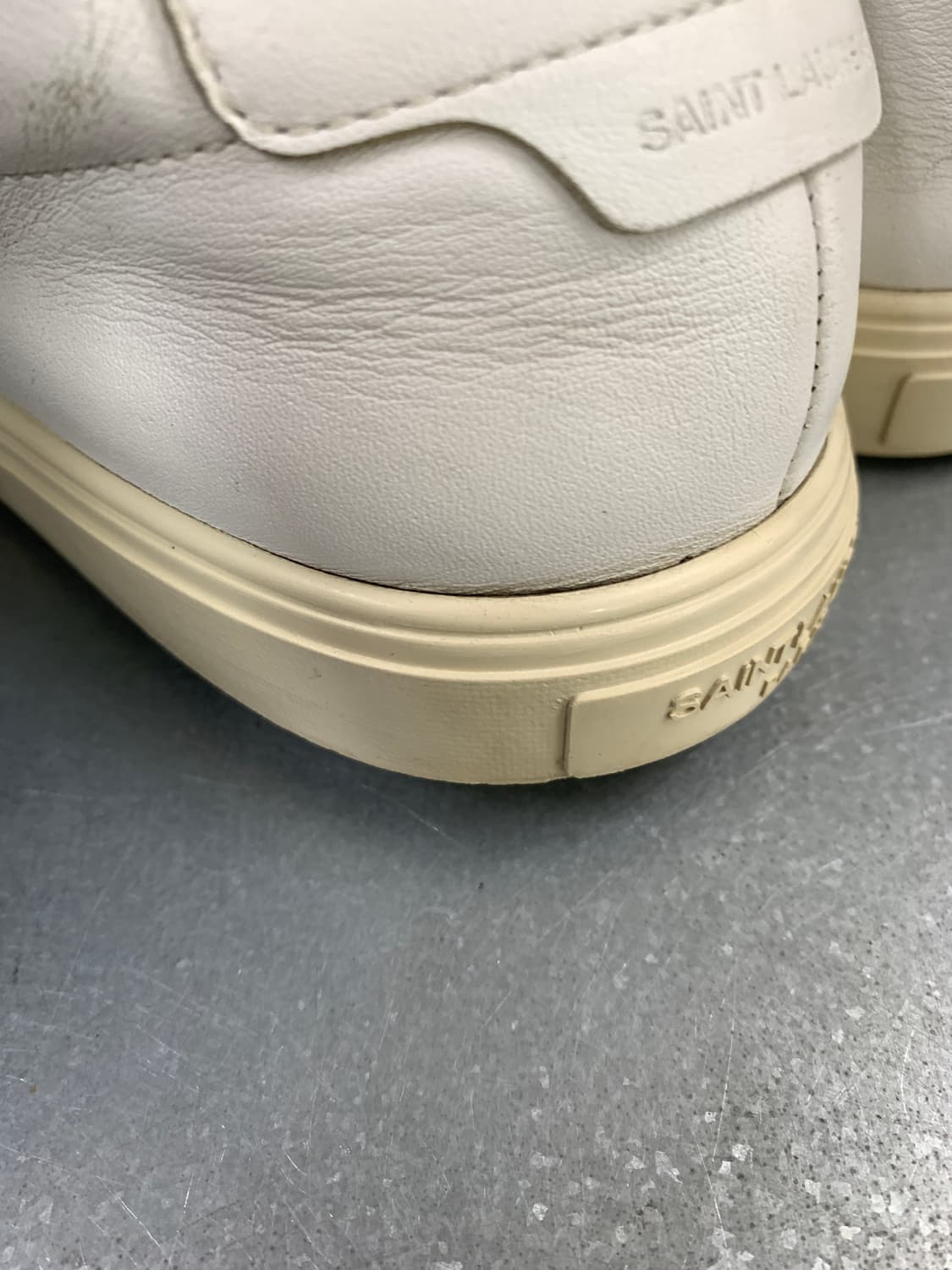 생로랑 레더 벨크로 스니커즈 화이트 42(270) 상품이미지10