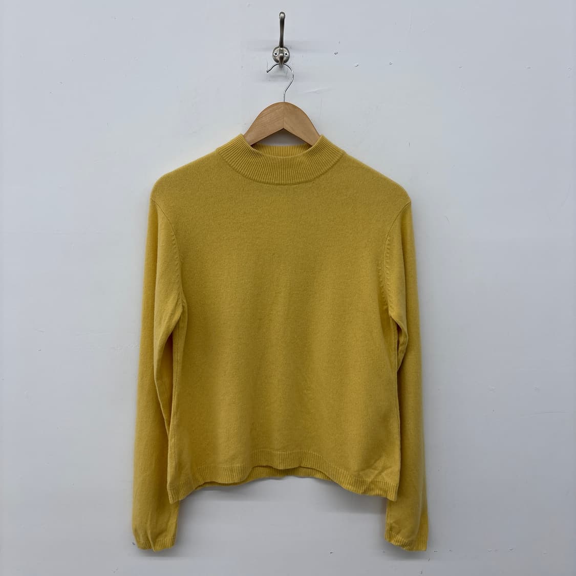 캐시미어100% 옐로우 목넥 스웨터 여m 상품이미지1