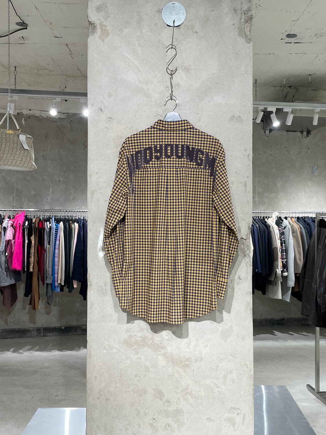 우영미 18S/S 백 커브 로고 체크 셔츠 상품이미지1