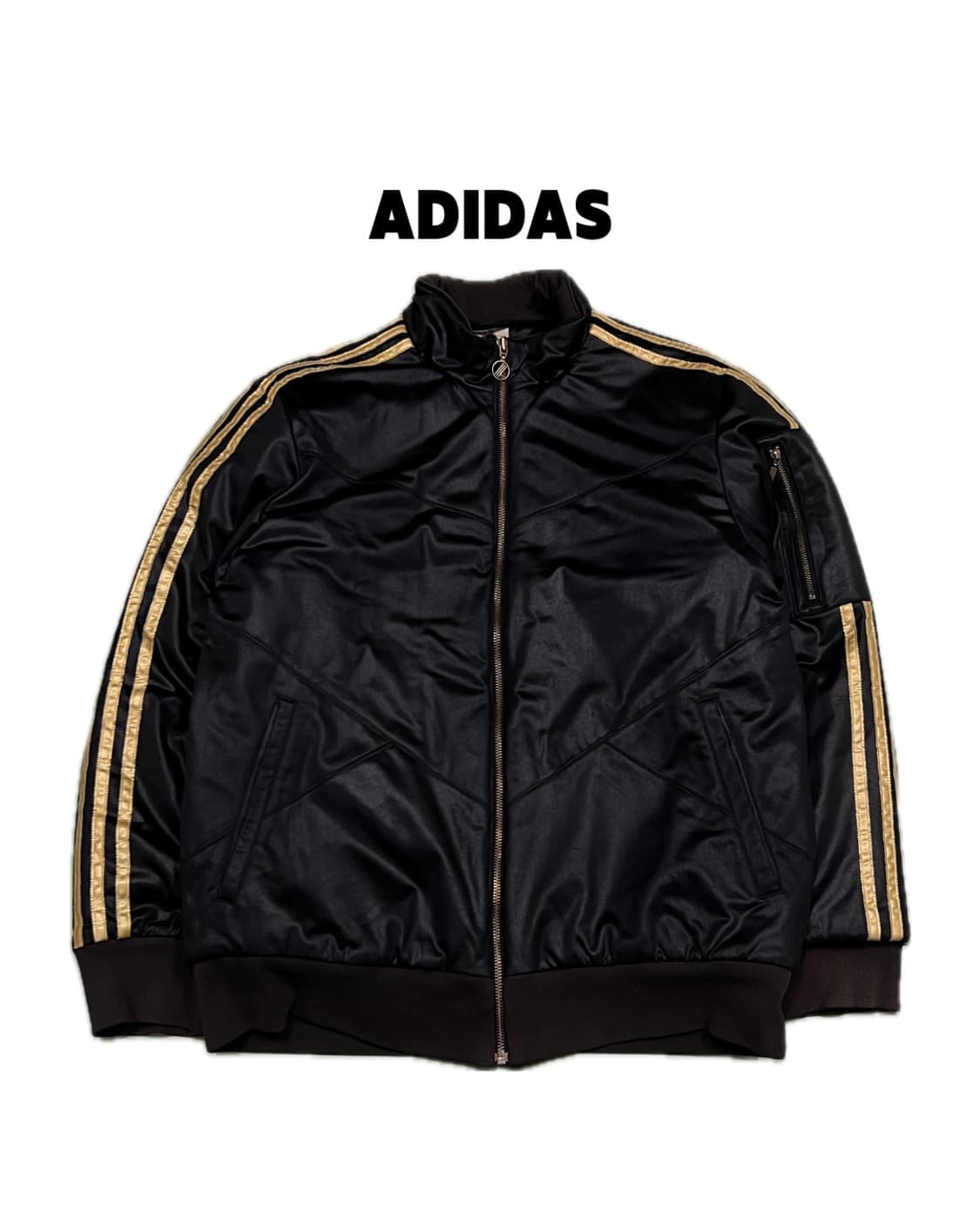 (M) 아디다스 올드스쿨 백로고 패딩 유광 점퍼 검/골 상품이미지1