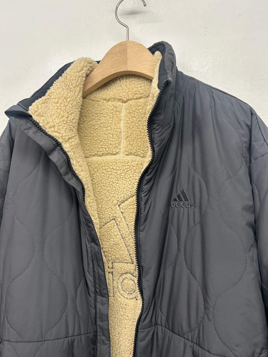 아디다스 리버시블 플리스&퀼팅 롱자켓입니다 상품이미지5