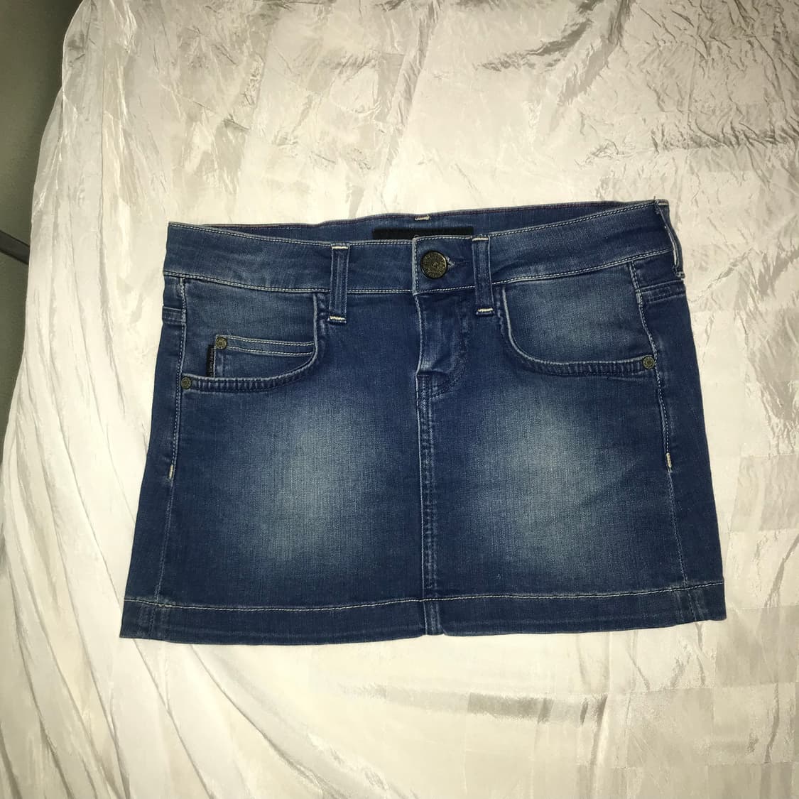 Calvin Klein 캘빈클라인 로우 워싱 데님 초미니스커트 상품이미지4