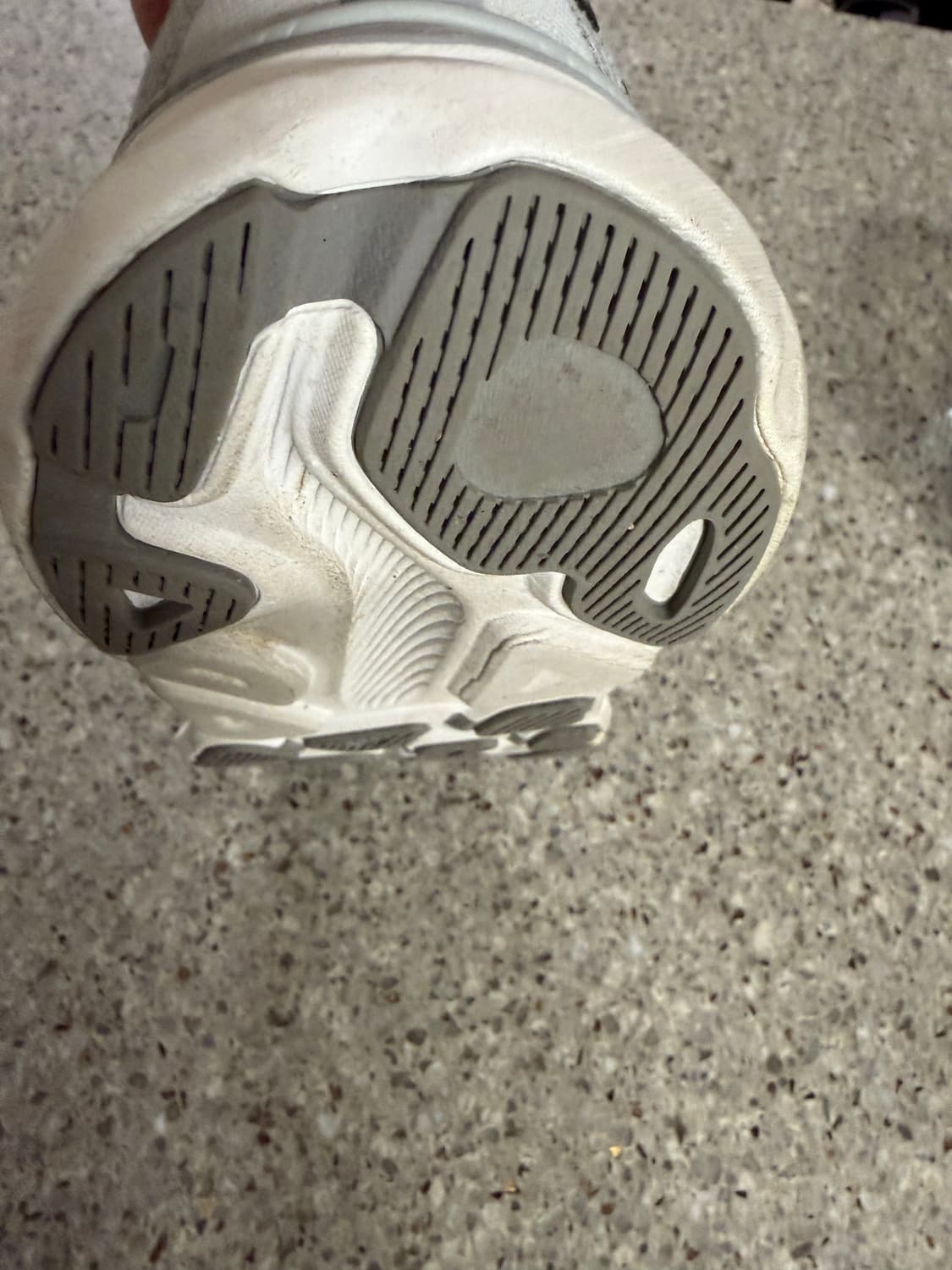 호카 클리프톤 9 와이드 미스트 블랙 275 상품이미지9