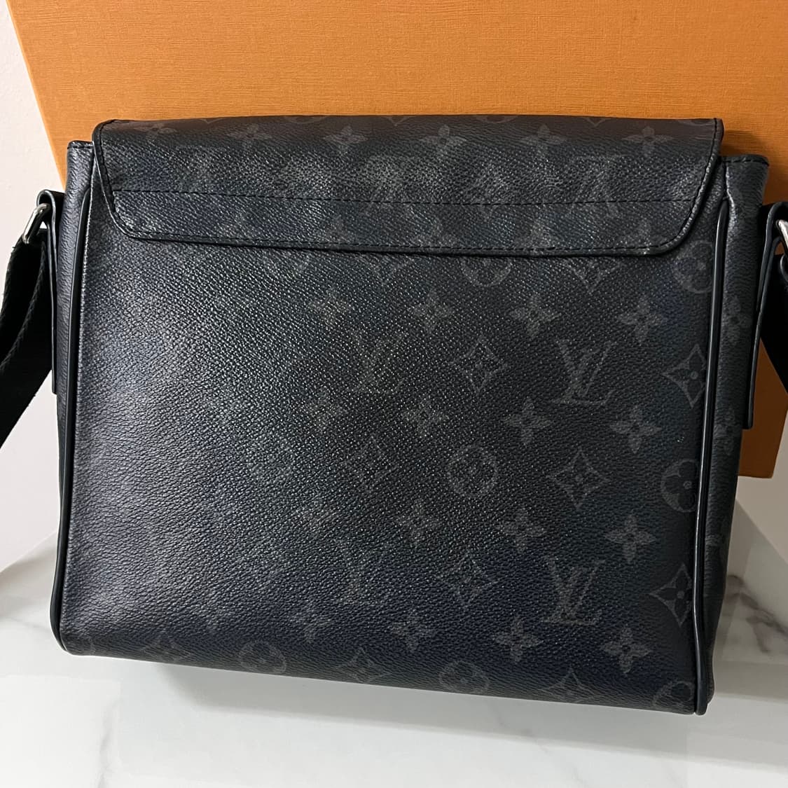 [A급/정품] 루이비통 디스트릭트 pm 메신저 크로스백 가방 상품이미지4