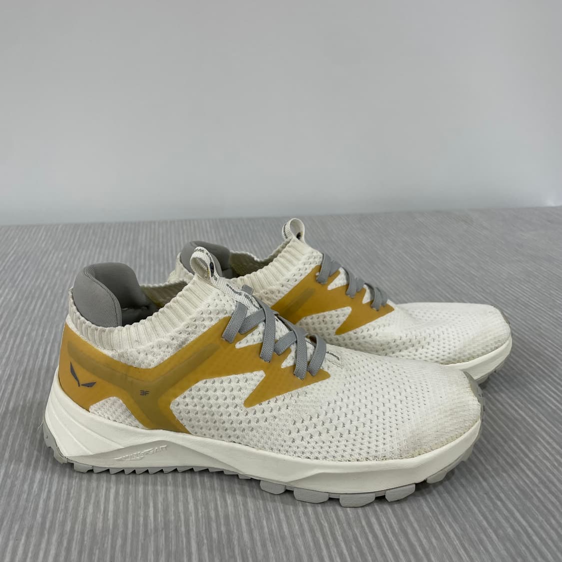 682) SALEWA 살레와 초경량 스니커즈 240mm 상품이미지1
