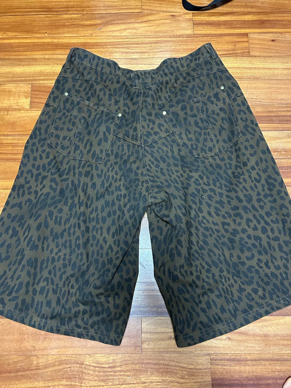 엠오오 레오파드 버뮤다 팬츠 L사이즈 상품이미지3