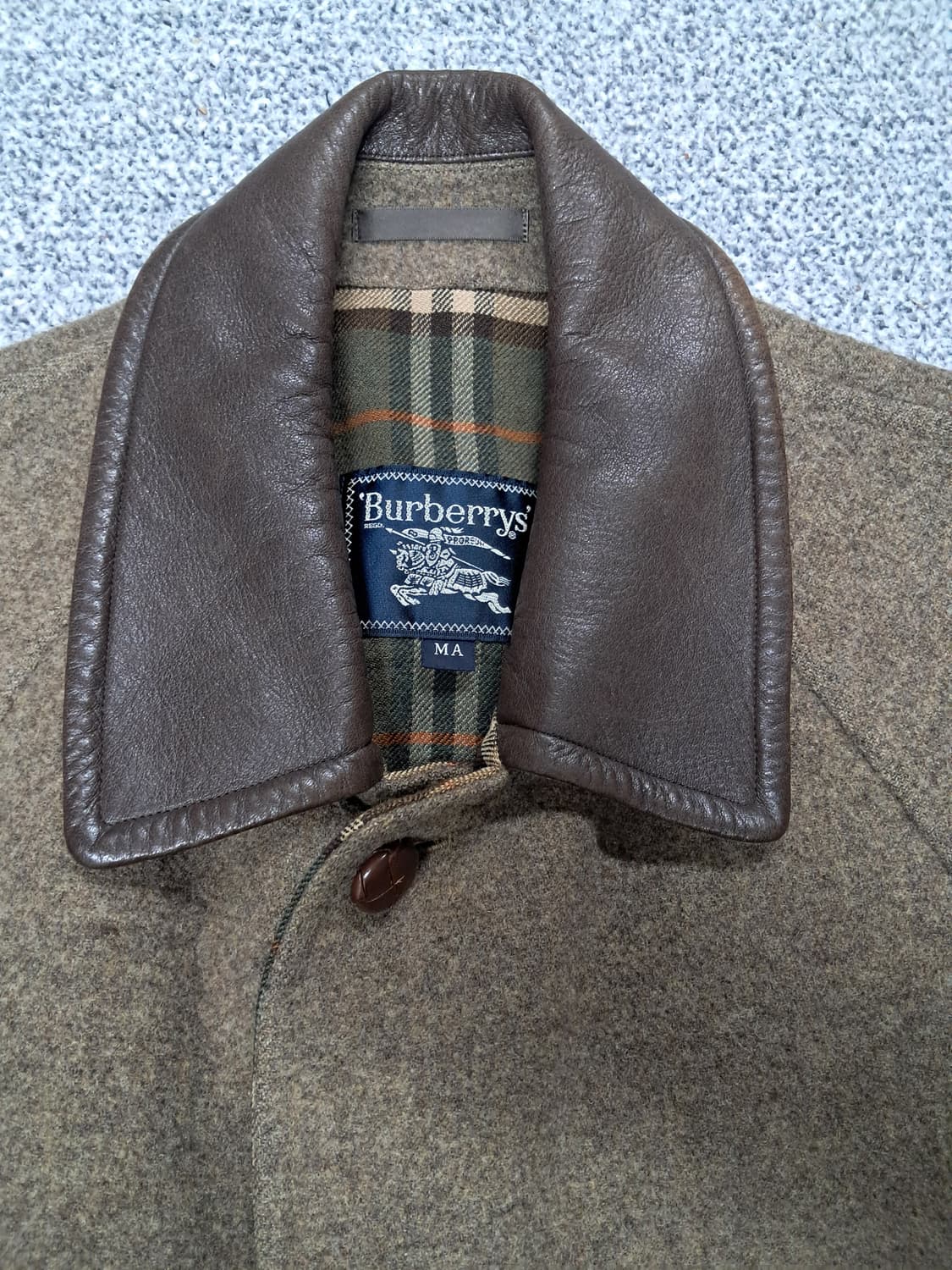 버버리 울브라운 가죽카라 코트 상품이미지2