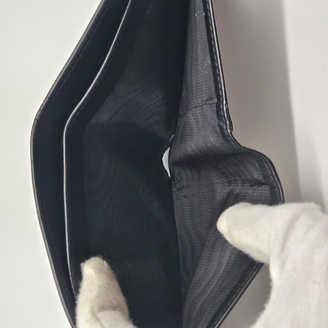 정품 입생로랑 은장 로고 남성 반지갑 상품이미지10