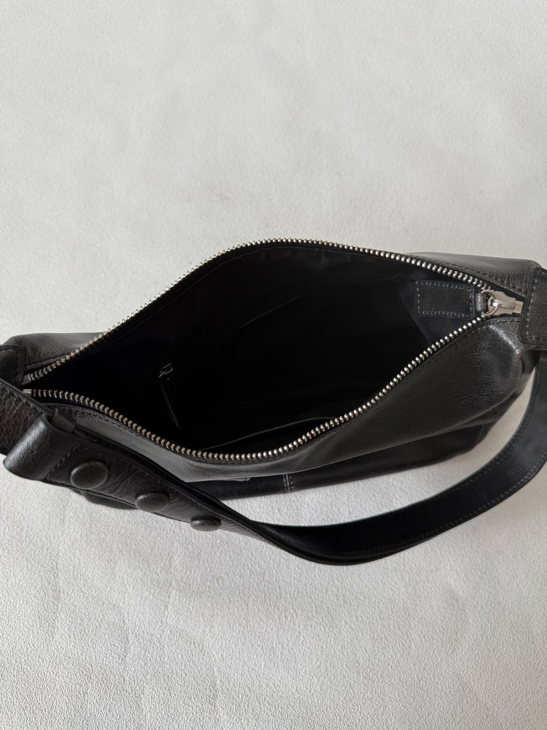 르 아보네(le abonne) 레더 숄더백 상품이미지7