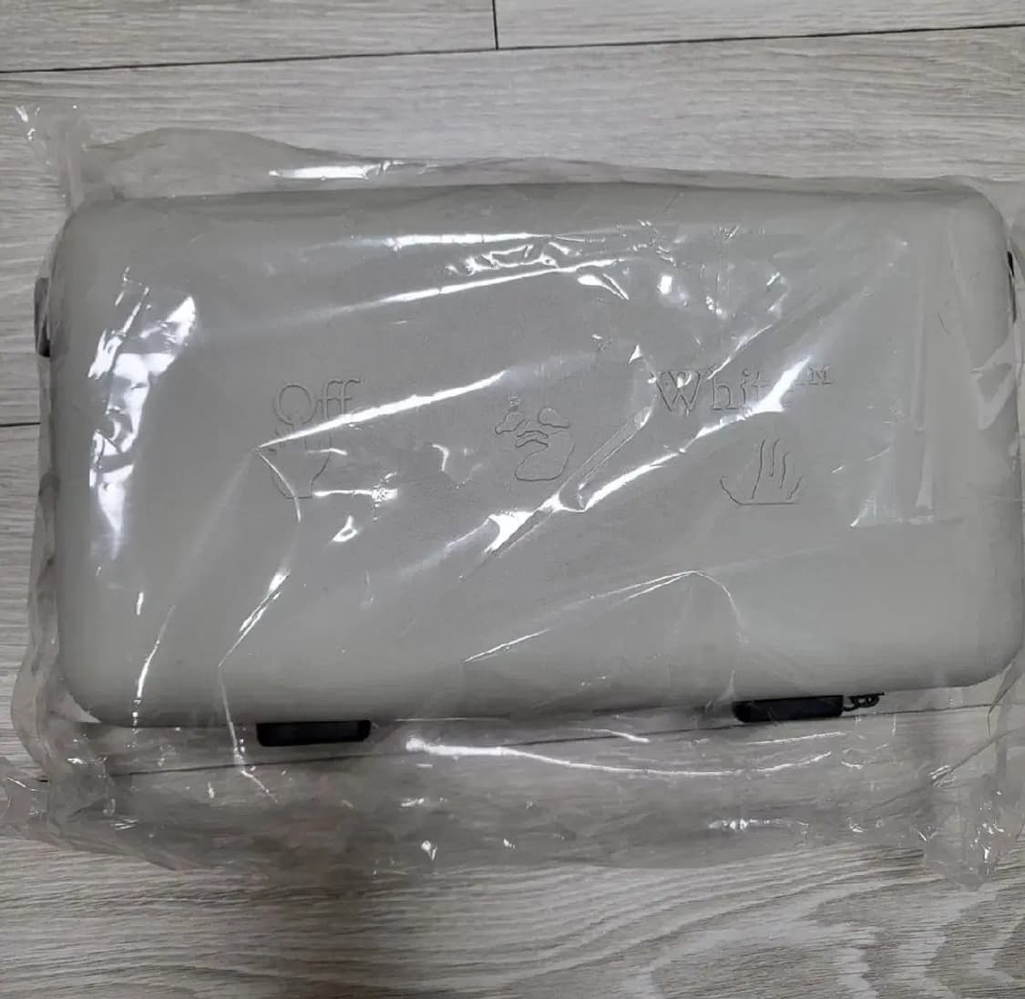 새상품 아모레 오프화이트 프로텍션 박스 상품이미지1