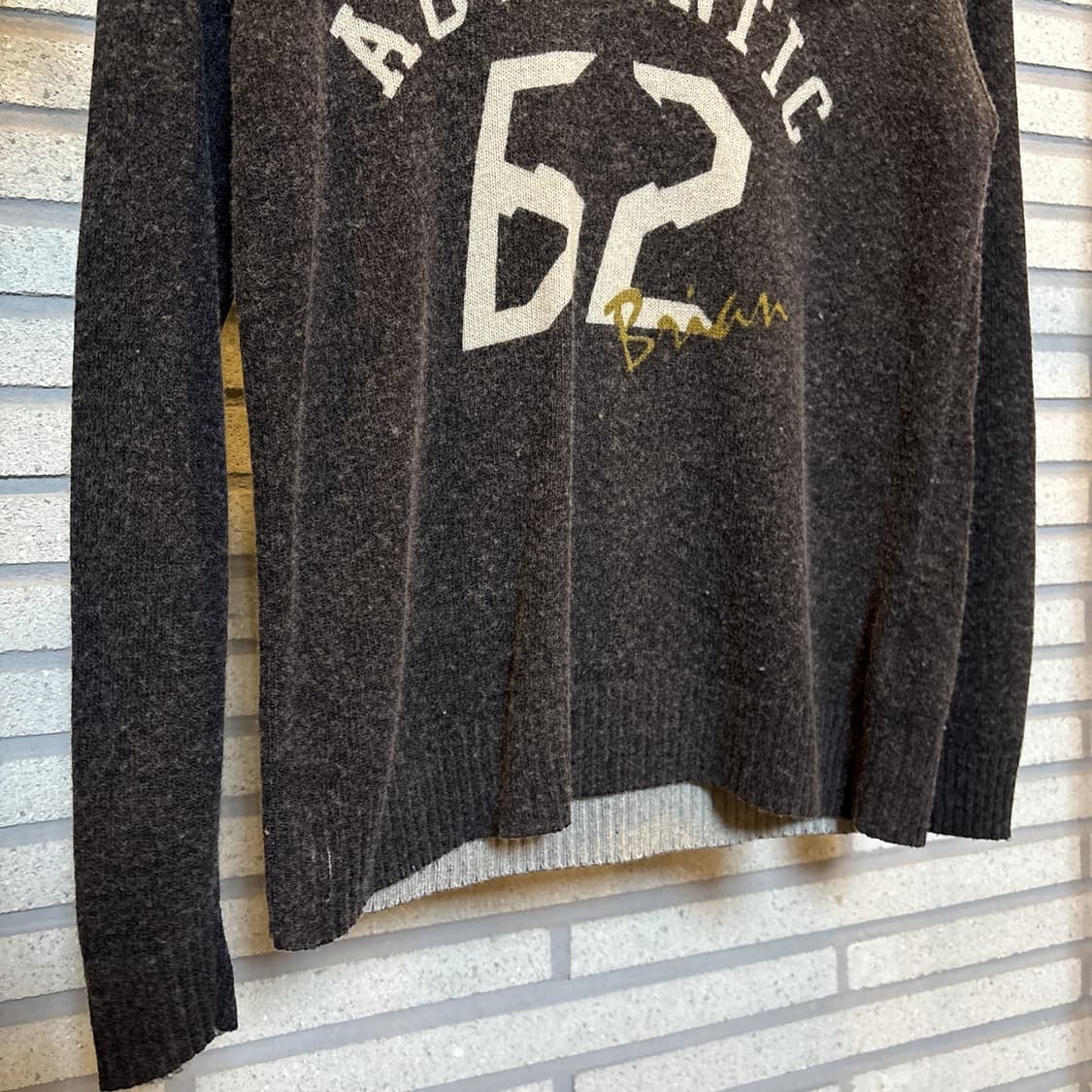 PPFM 애슬레틱 레터링 울 니트 자카드 패턴 디테일 차콜 상품이미지5