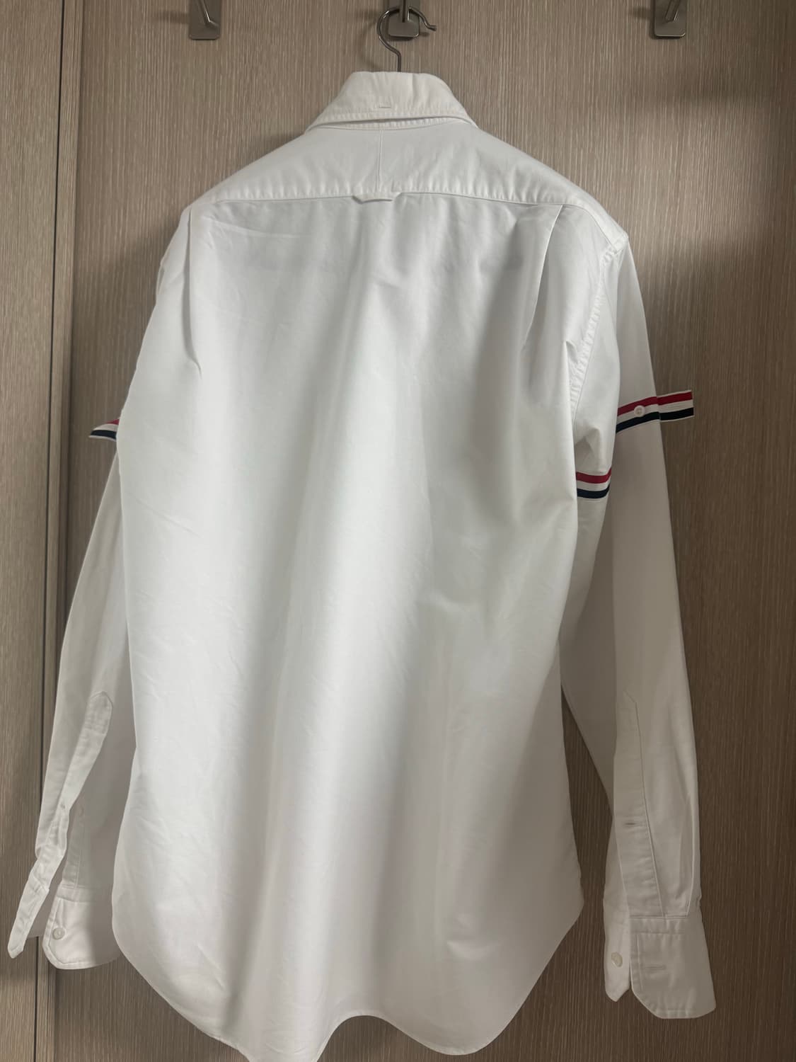 [5사이즈] 톰브라운 암밴드 셔츠 화이트 상품이미지3