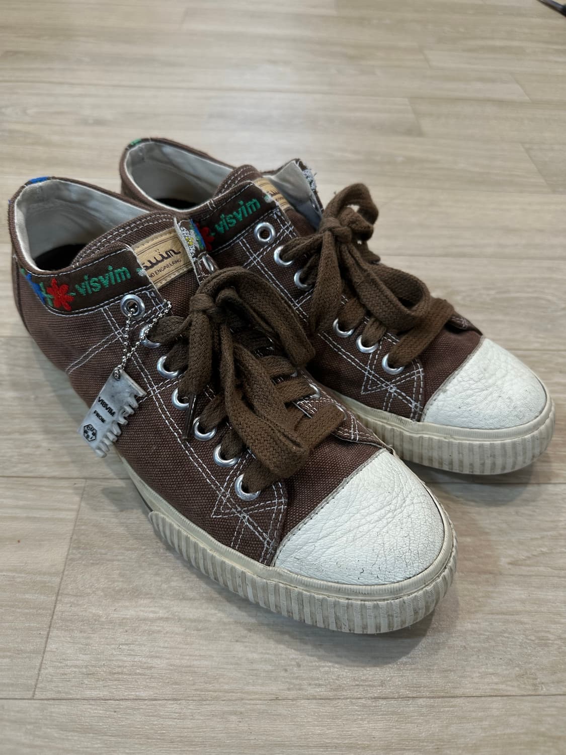 비즈빔 플라워자수 스니커즈 상품이미지1