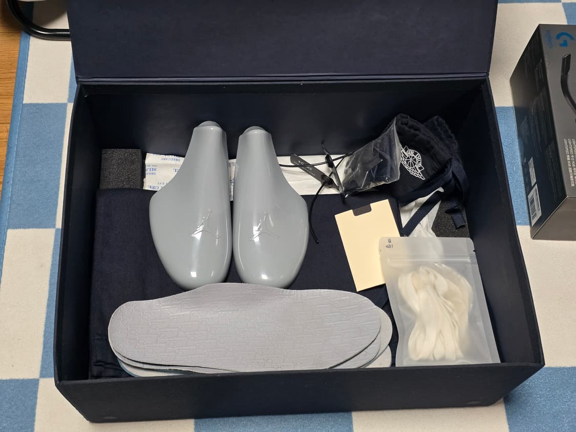 [40.5 / 255] 에어 조던 1 디올 하이 상품이미지7