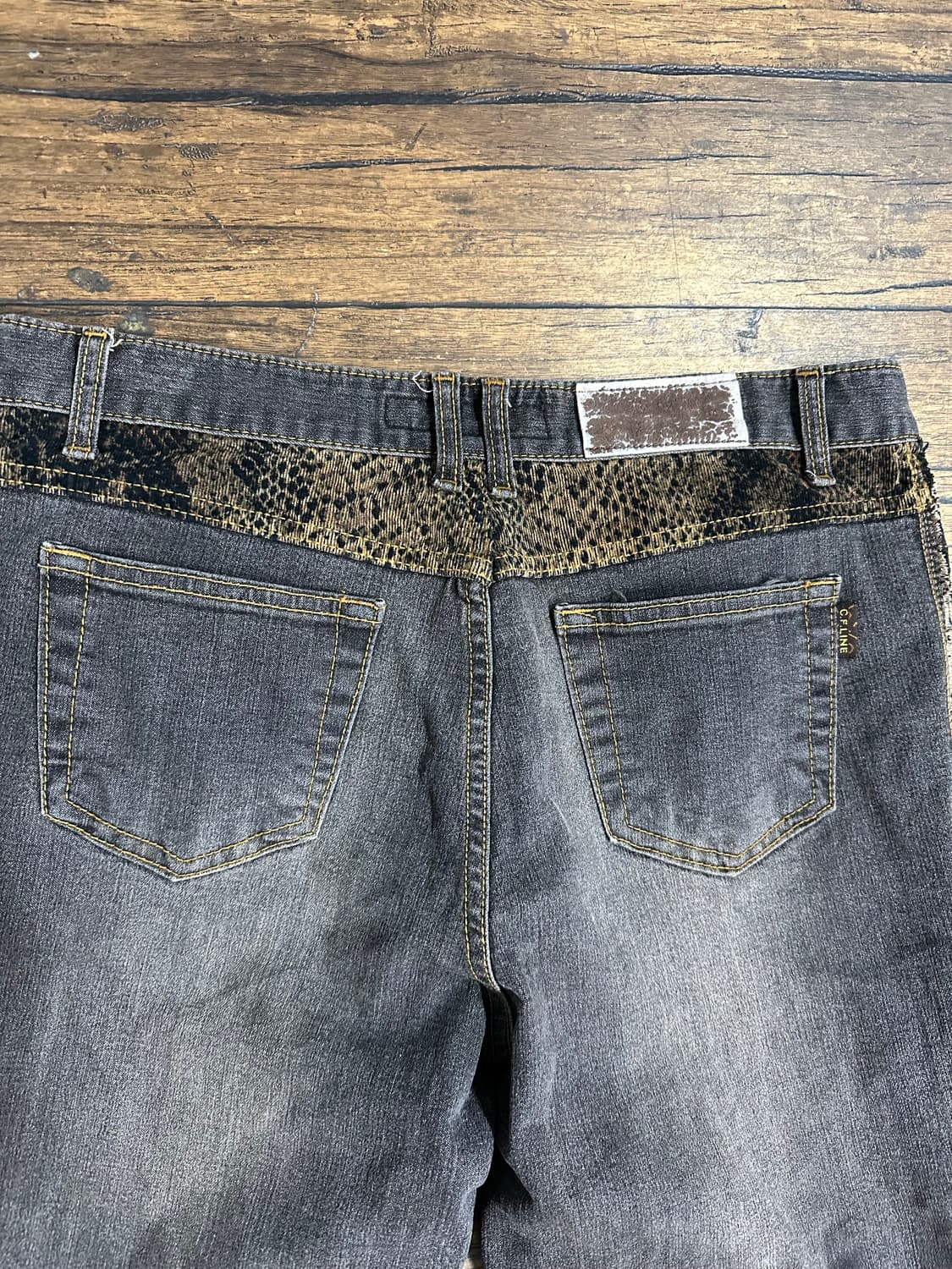 C.F.LINE 씨에프라인 스네이크 패턴 포인트 부츠컷 Y2K 31사이즈 상품이미지8