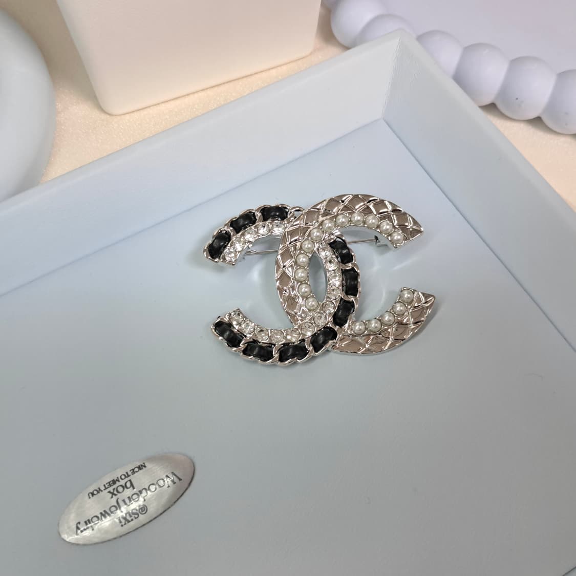 샤넬 브로치 실버 블랙 레더 빈티지 펜던트 상품이미지2