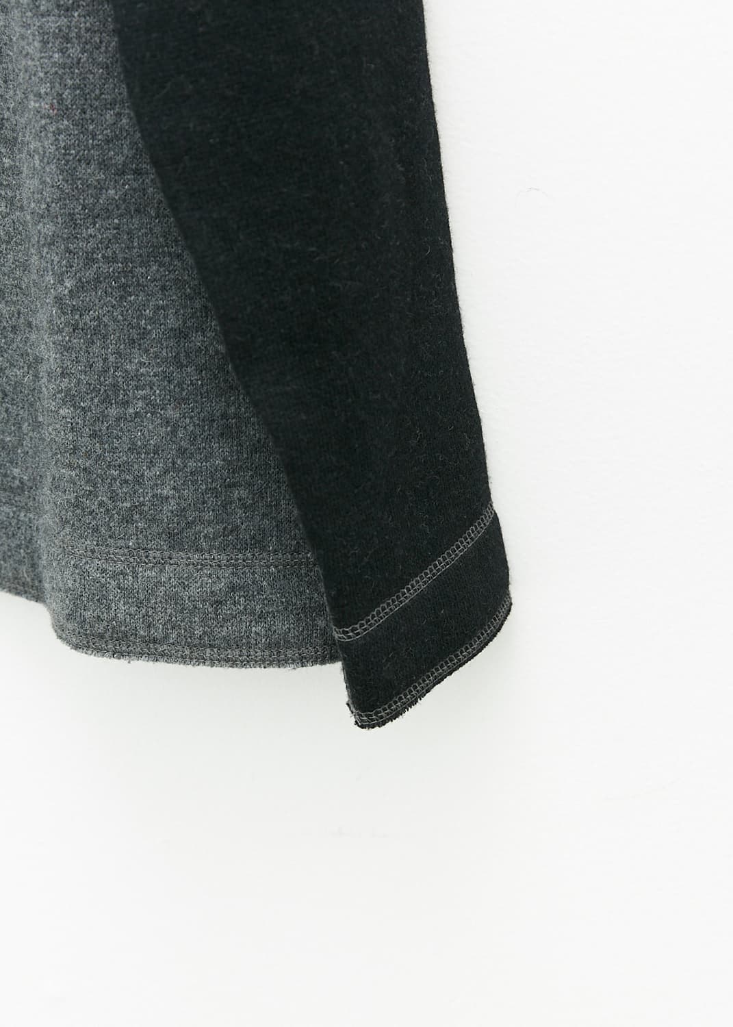 Out Seam V-neck Sweater 상품이미지3