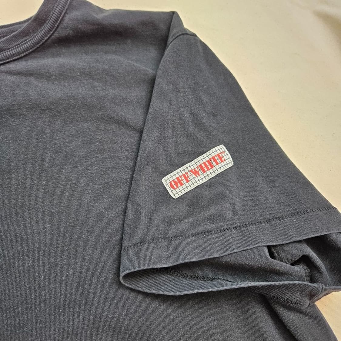 오프화이트 반팔티 S M0279 상품이미지7