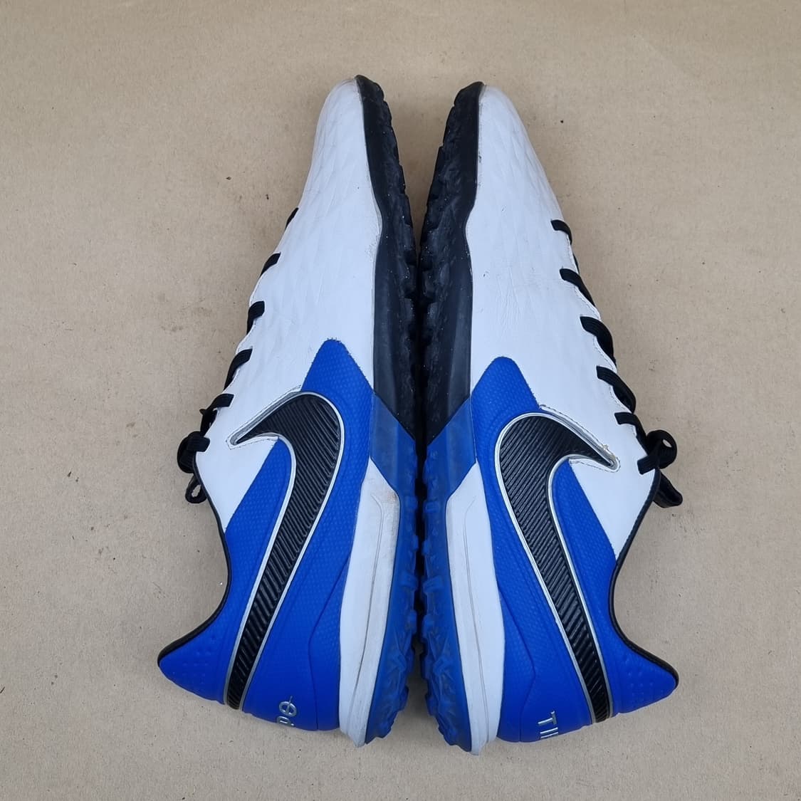 나이키 티엠포 레전드8 프로 풋살화270 상품이미지5