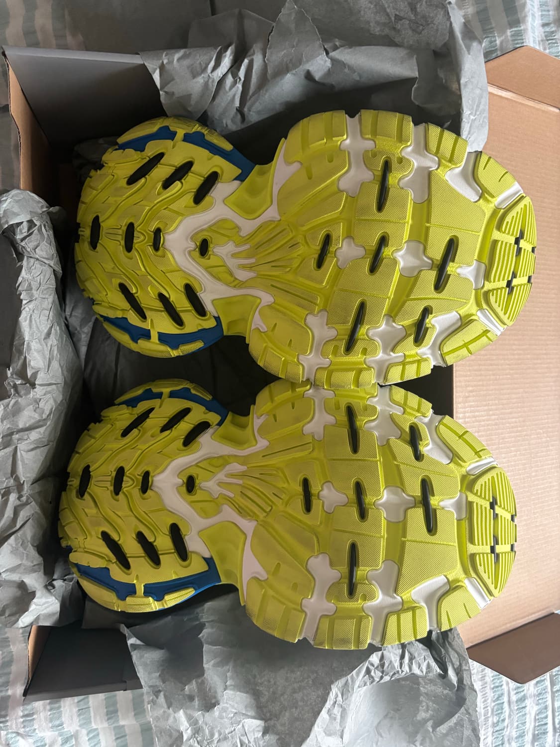 Balenciaga 10xl - blue/yellow 상품이미지2