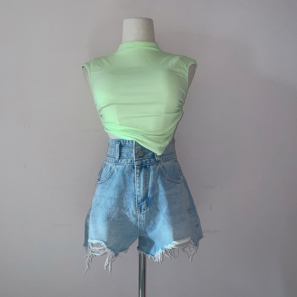 룩앳민 홀터넥 반팔 형광색 나시 캡내장 홀터넥 상품이미지2