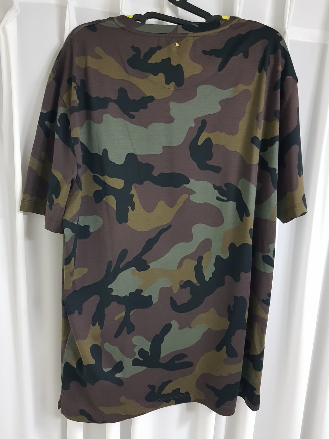 (110~120) 발렌티노 반팔티 xl 카모플라쥬 라운 상품이미지2