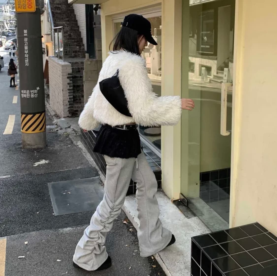 하몽마켓 부츠컷 트레이닝 바지 상품이미지3