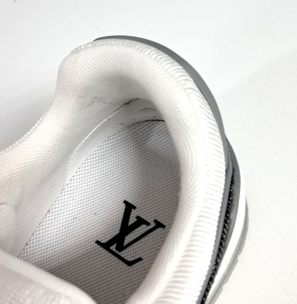루이비통 트레이너 스니커즈 상품이미지6