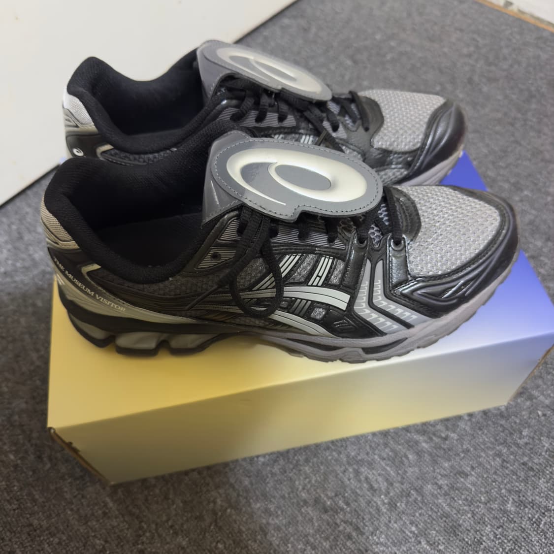 아식스 더뮤지엄비지터 콜라보 275사이즈 상품이미지5