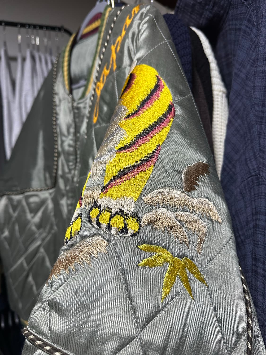 캐피탈 샴 봄버 자켓 3사이즈 판매합니다  상품이미지2