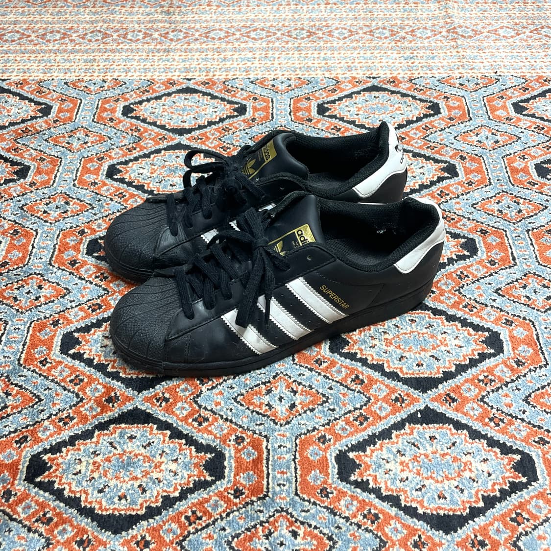 아디다스 슈퍼스타 올블랙 스니커즈 US9 상품이미지2