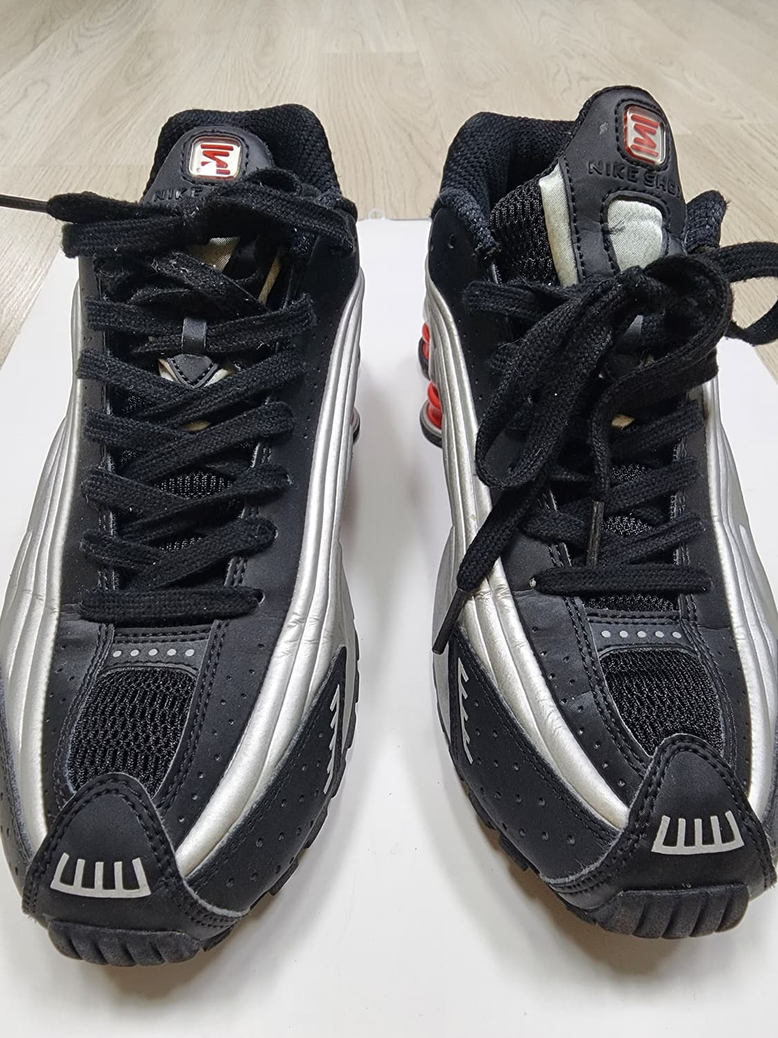 나이키 샥스 R4 블랙 메탈릭 실버 270mm 상품이미지2