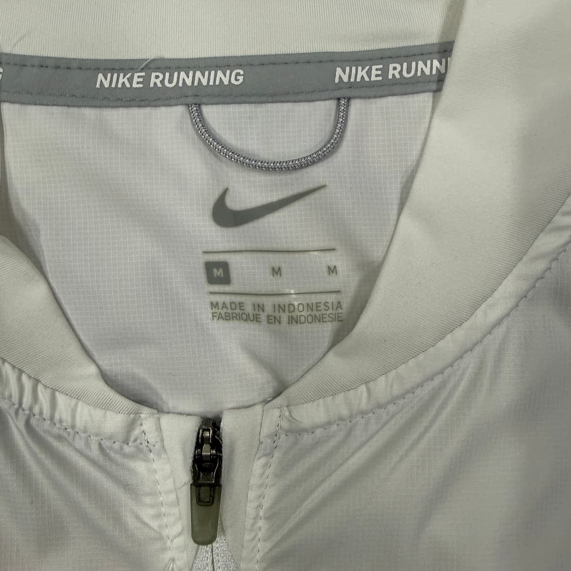 (우먼즈M)나이키 Nike 러닝 바람막이 자켓(화이트,뒷판빅로고 상품이미지3