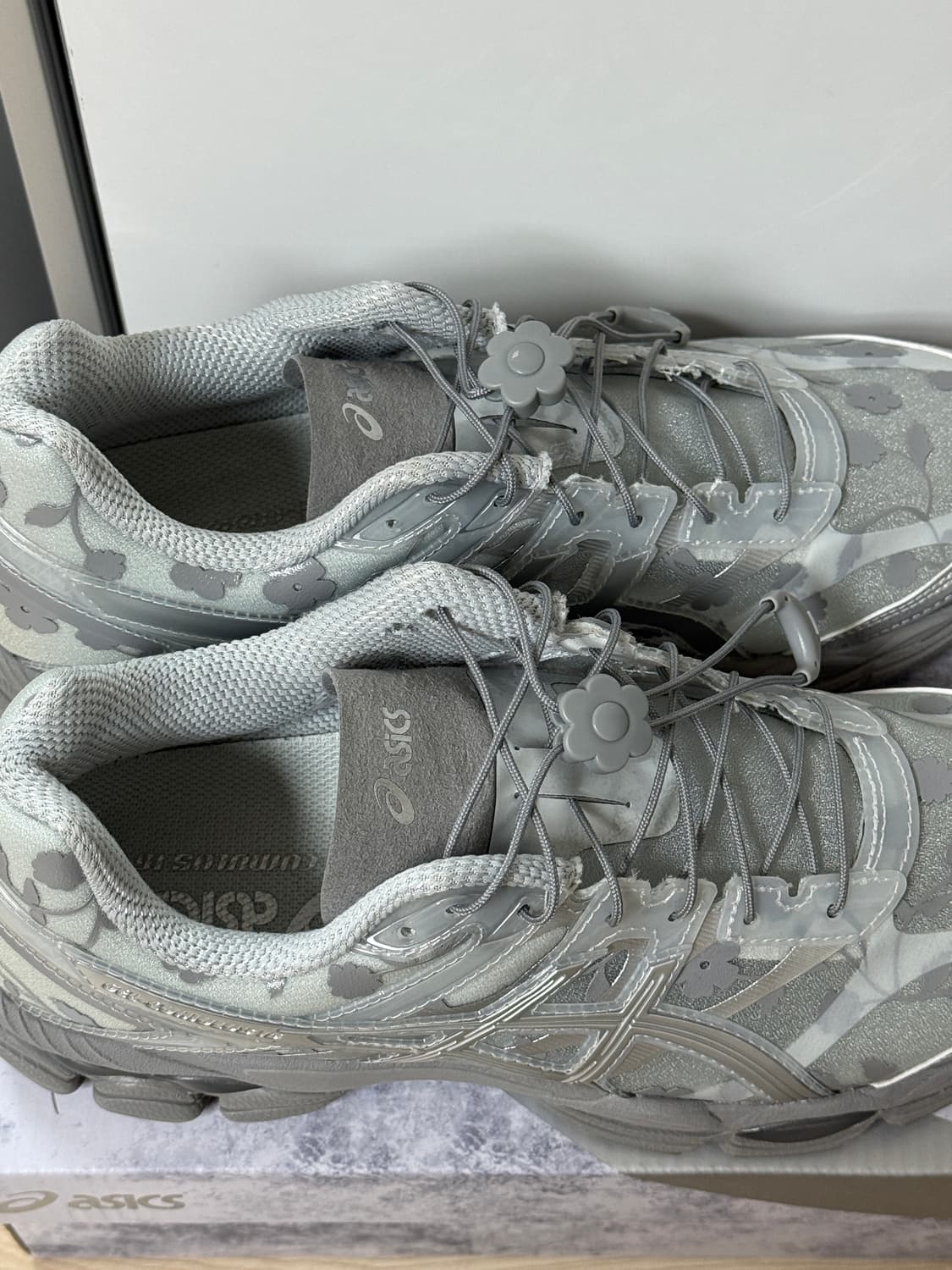 아식스 x 세실리에 반센 젤 큐물러스 16 그레이 255사이즈 (Krea 상품이미지7