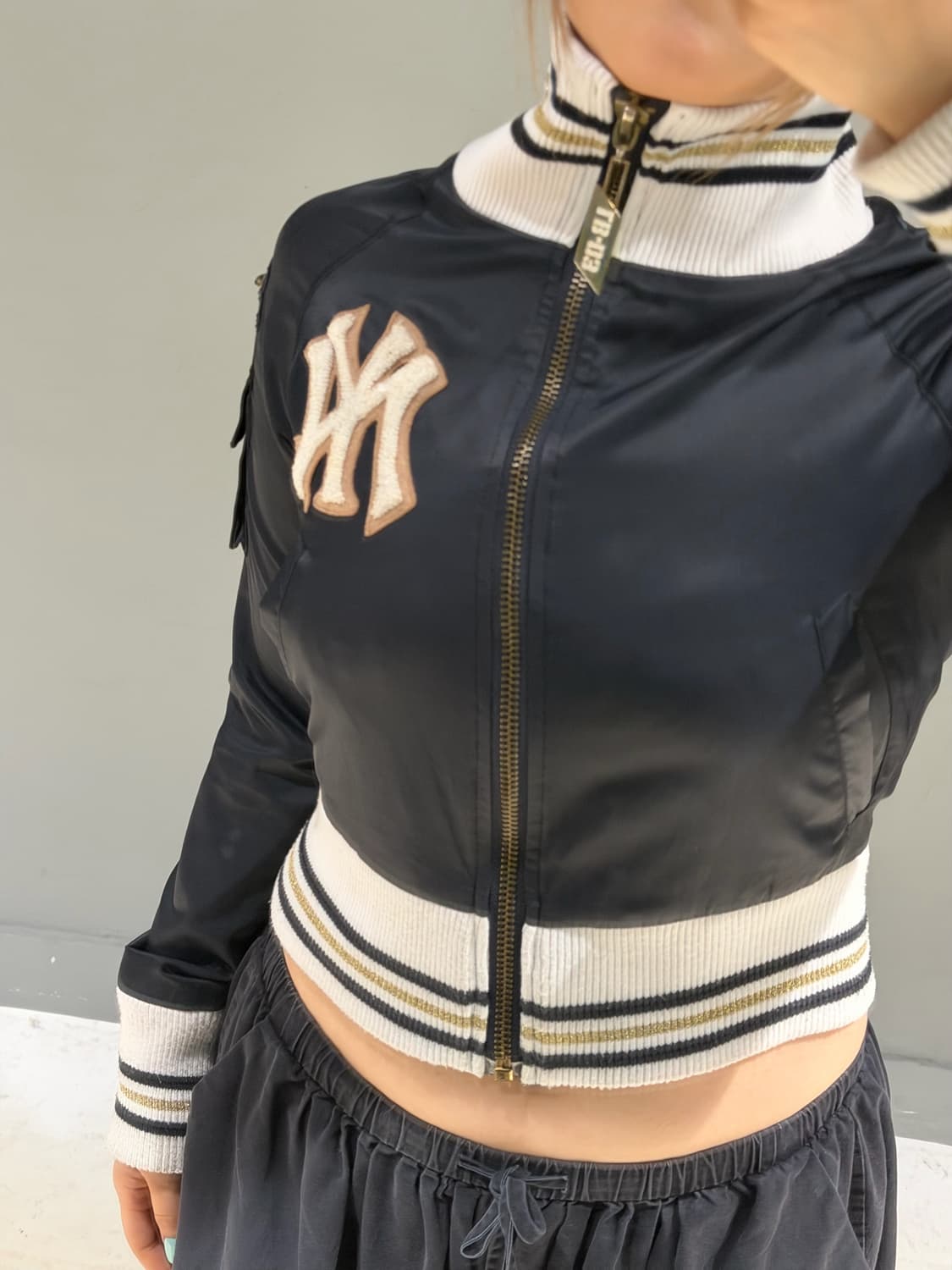 LB-03 NY logo cropped track jacket 상품이미지4