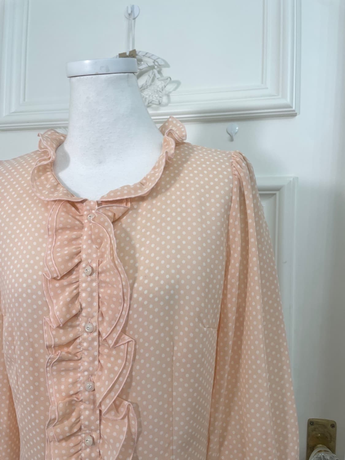 coral dot ruffle puff blouse(size-11) 상품이미지7