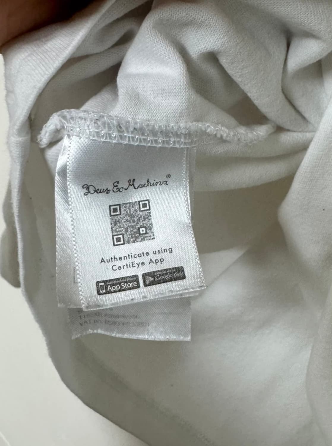 데우스 엑스 마키나 서울 성수 L 화이트 롱슬리브 상품이미지3