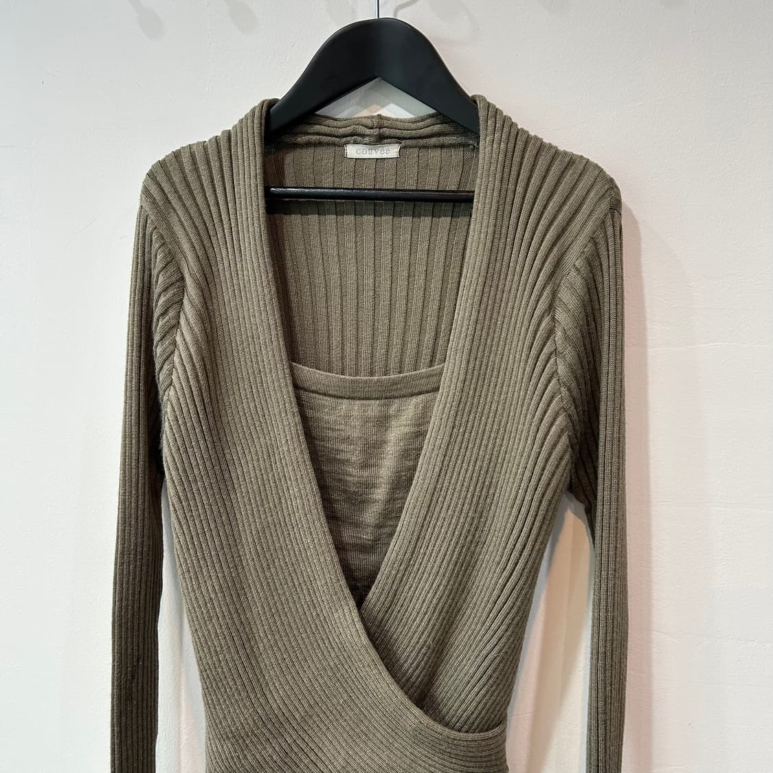 카키 랩 디테일 니트 상품이미지4