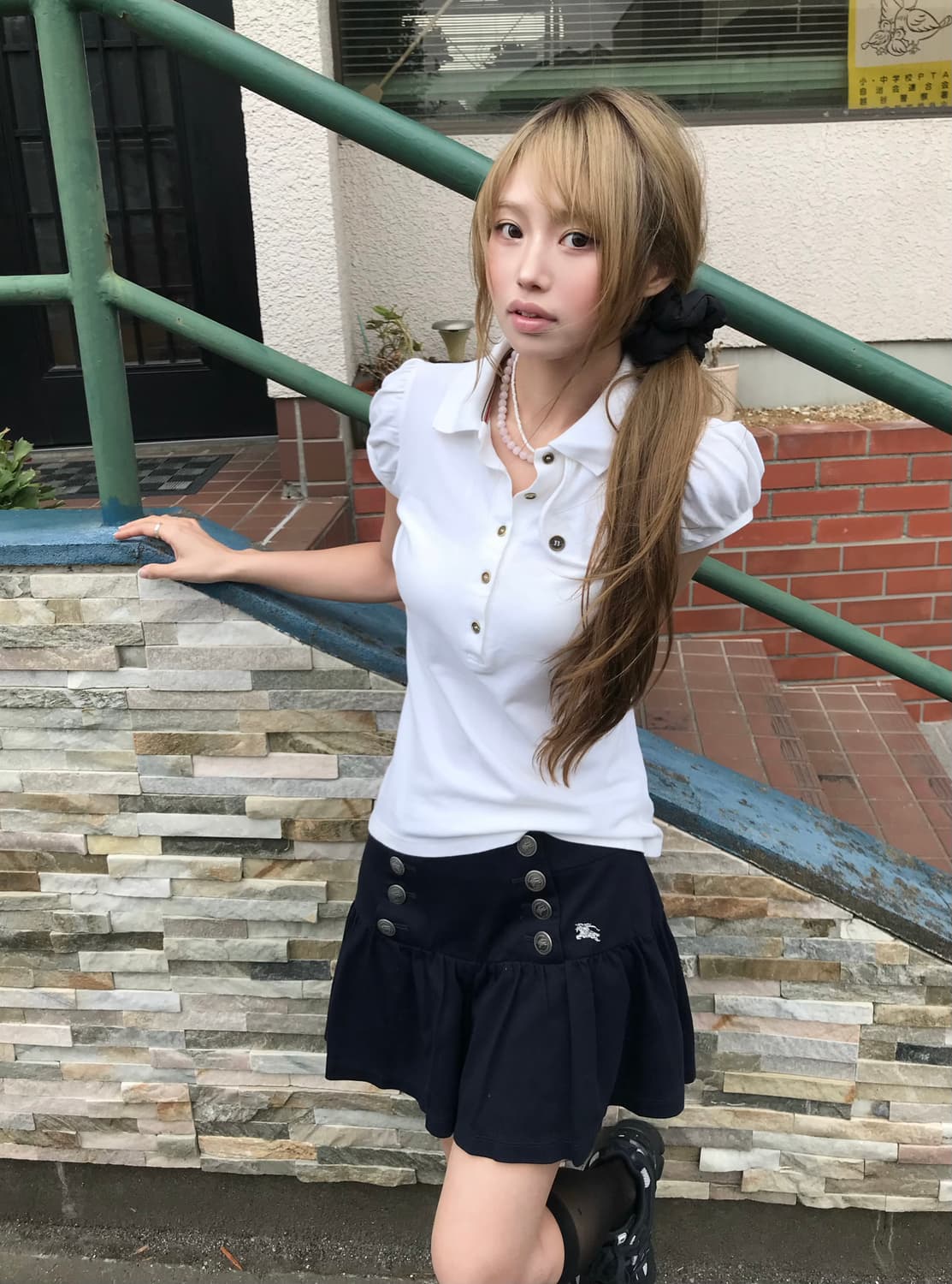 버버리 화이트 퍼프 카라 티셔츠 상품이미지1