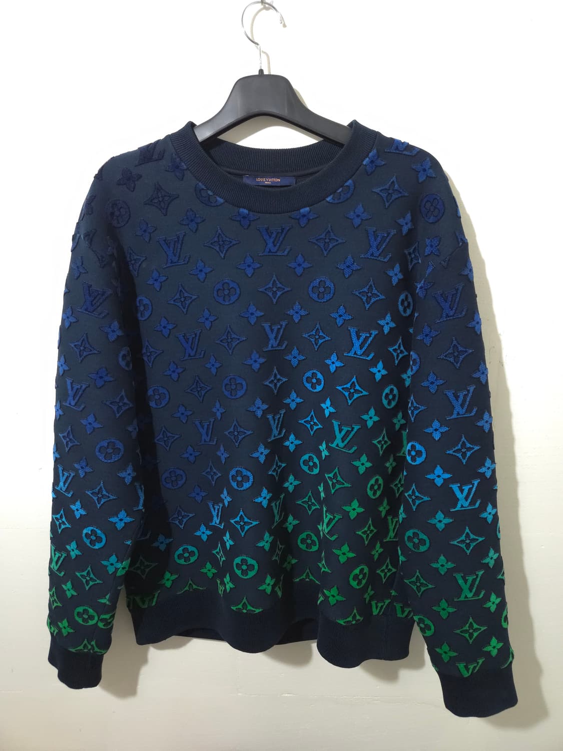 [새상품급] 루이비통 풀 모노그램 그라디언트 필쿠페 맨투맨 L Size 상품이미지1