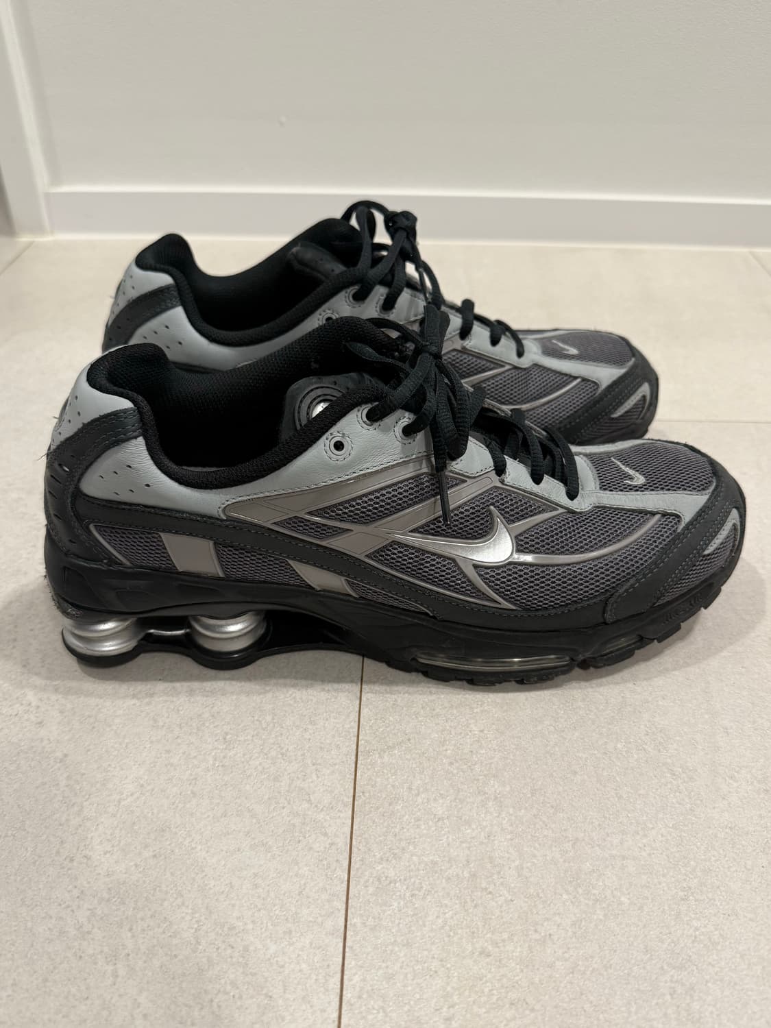 나이키 샥스 라이드 2 그래파이트 285 상품이미지4